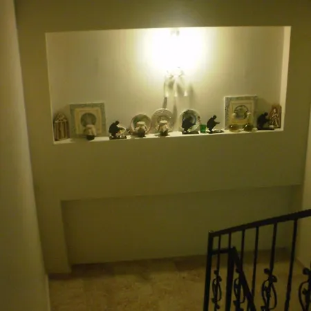 Konukevi Delos